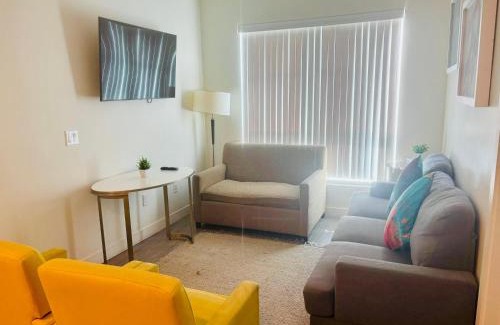 Pico-Union Apartment | Urban Chic residence in Central LA