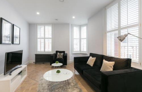 Chinatown Apartment | Urban Chic - Shaftesbury