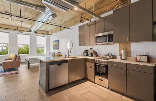 Cedars Apartment | Urban Dallas Loft - Close to Hot Spots!