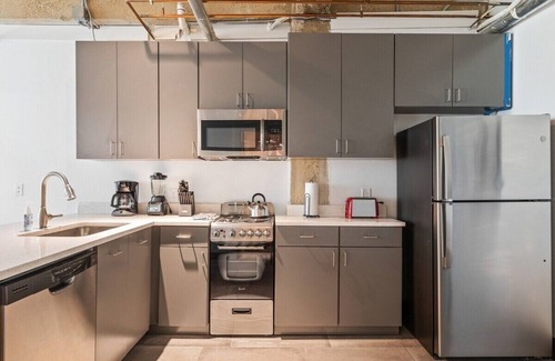 Cedars Apartment | Urban Dallas Loft - Close to Hot Spots!