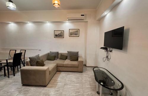 Tbilisi City Centre Apartment | Urban Duo Retreat