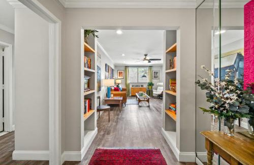 Downtown Atlanta Apartment | Urban-eclectic Downtown Condo W Parking, Sleeps 4