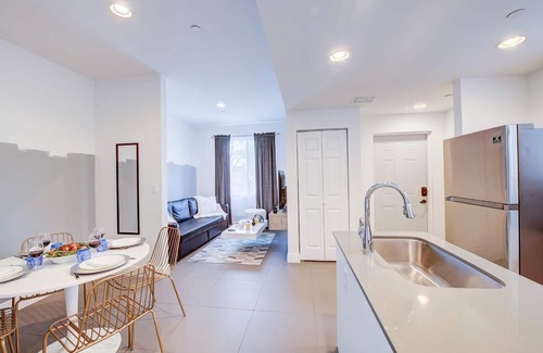 Allapattah Apartment | Urban Eclipse Apartment - 1BR/2BA in Wynwood!