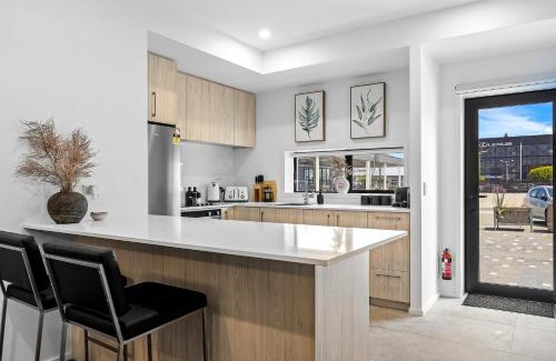 Christchurch City Centre Apartment | Urban Elegance Retreat