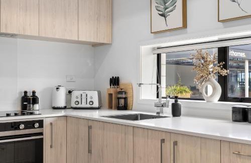 Christchurch City Centre Apartment | Urban Elegance Retreat