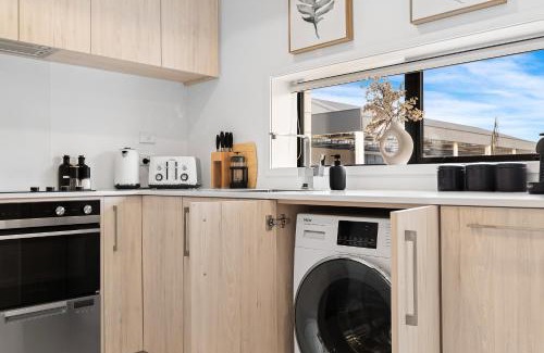 Christchurch City Centre Apartment | Urban Elegance Retreat