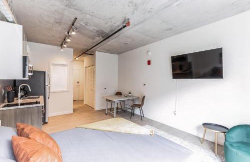 Gateway District Apartment | Urban Elegance Studio Oasis Prime Location