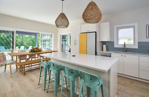 Miami Park House | Urban Escape | Dream-like SoHa Retreat w/Heated Pool | Fire Pit | Private Beach