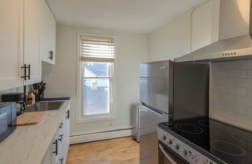 Southeast Calgary Apartment | Urban Escape in Ramsay By Calgary Stampede, Inglewood, Bow River
