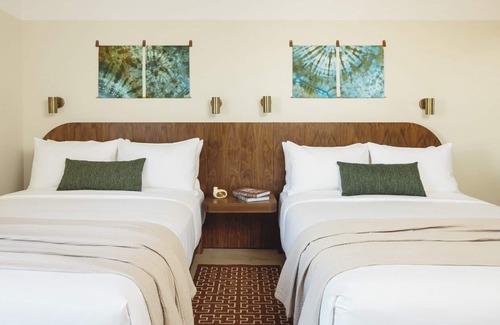East Bank Hotel | Urban Escape with Vibrant Lounge, Pool – Near Downtown Hotspots