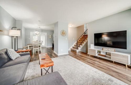 Buechel Apartment | Urban Excitement Suburban Calm Hot Tub & Game Room