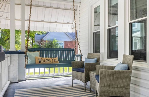 Columbia House | Urban Farmhouse: Sleeps 8, walk to Dining & Drinks