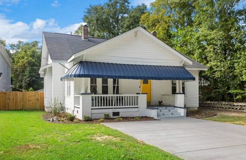 Columbia House | Urban Farmhouse: Sleeps 8, walk to Dining & Drinks