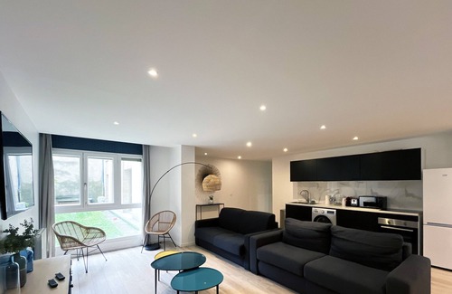 Amerique Apartment | Urban Flat 182 - Spacious 4 Bedroom Flat in Paris