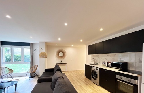 Amerique Apartment | Urban Flat 182 - Spacious 4 Bedroom Flat in Paris