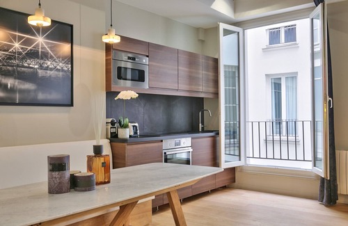 Strasbourg -Saint-Denis Apartment | Urban Flat 70 B - Authentic Parisian Flat