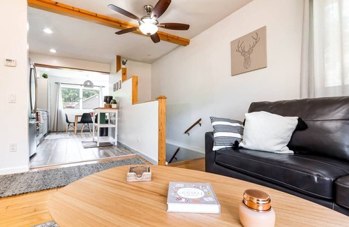 Traverse City Apartment | Urban Gem: Minutes to Beach & Downtown W/Hot tub