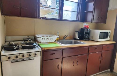 Downtown Niagara Falls Apartment | Urban Getaway on 7th