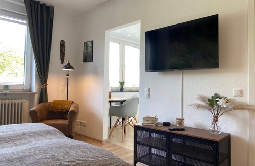 Nord-Holland Apartment | Urban Jungle Apartment in Kassel + Netflix