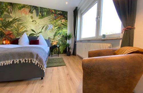 Nord-Holland Apartment | Urban Jungle Apartment in Kassel + Netflix