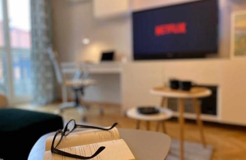 Cit Turin Apartment | Urban Jungle apt - Self Check-in, Metro, Train