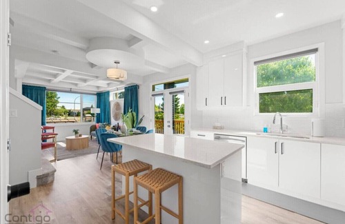 Jasper Place House | Urban Jungle Getaway | AirCon | 10min to DT & WEM!
