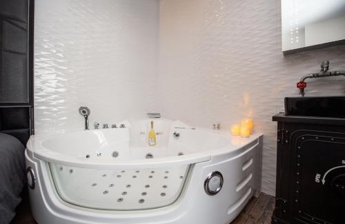 Charpennes - Charmettes Apartment | URBAN JUNGLE SPA