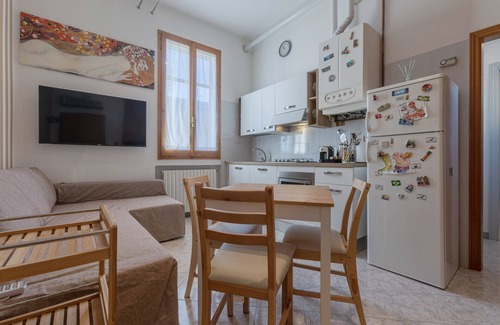 Bolognina Apartment | Urban Living Nest: Prime Location