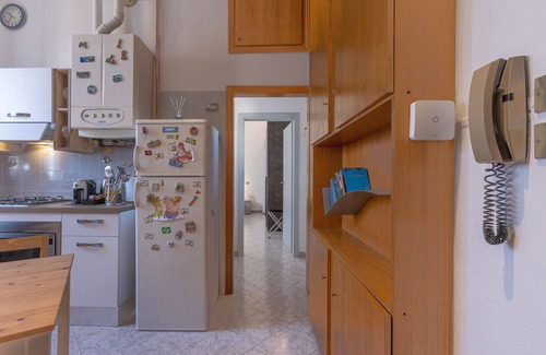 Bolognina Apartment | Urban Living Nest: Prime Location