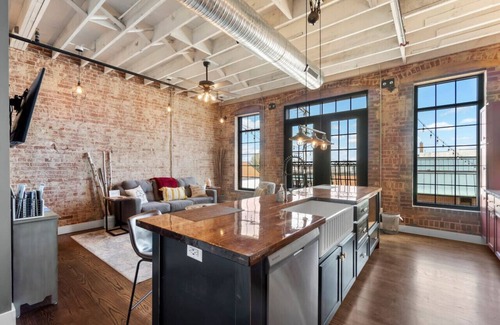 Perryville Apartment | Urban Loft #1 RED · Urban Loft Downtown above BrewCo & Restaurant