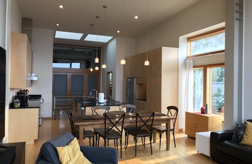 Hood River House | Urban Loft - Downtown luxury loft