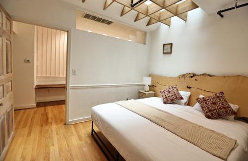 Rittenhouse Row Apartment | Urban Luxe Redefined in Central city Phila