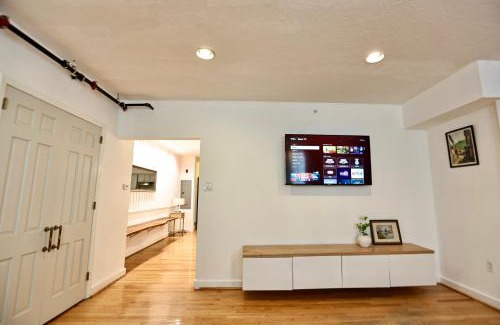 Rittenhouse Row Apartment | Urban Luxe Redefined in Central city Phila
