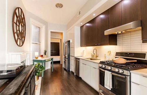Over-the-Rhine Apartment | Urban Luxury on Washington Park | Rooftop & Parking