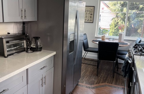 Adams Point Apartment | Urban Oakland hideaway apartment.