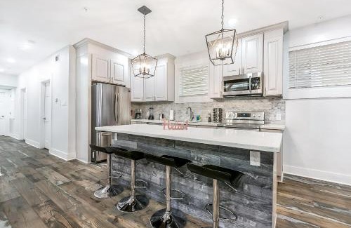 Faubourg Lafayette Apartment | Urban Oasis 4BD House close to FQ & City Hot Spots'