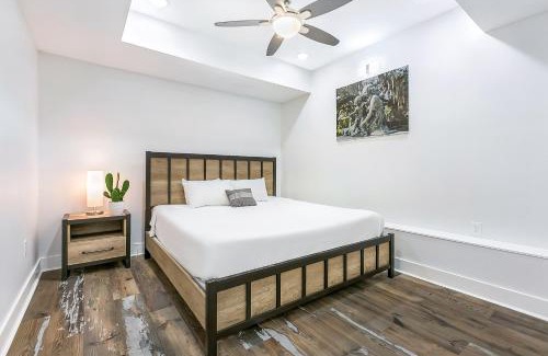 Faubourg Lafayette Apartment | Urban Oasis 4BD House close to FQ & City Hot Spots'