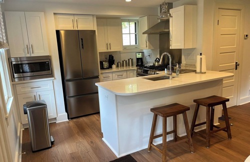 Edgewood House | Urban Oasis Carriage House - US Open