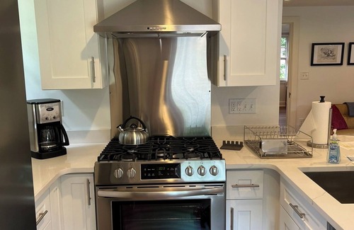 Edgewood House | Urban Oasis Carriage House - US Open