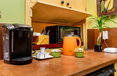 Cherokee Triangle House | Urban Oasis ~ Charming Cottage w/Private Garden