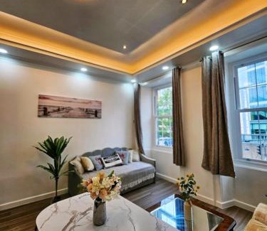 Gifford Apartment | Urban Oasis