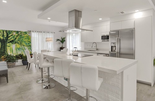 The Roads House | Urban Oasis Hideaway 3B/2.5B