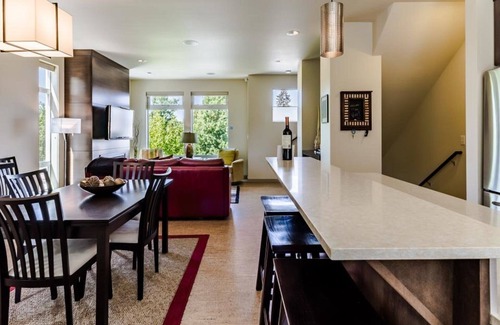 Walla Walla House | Urban Oasis in Downtown Walla Walla. Walk to Wine, Restaurants and More!