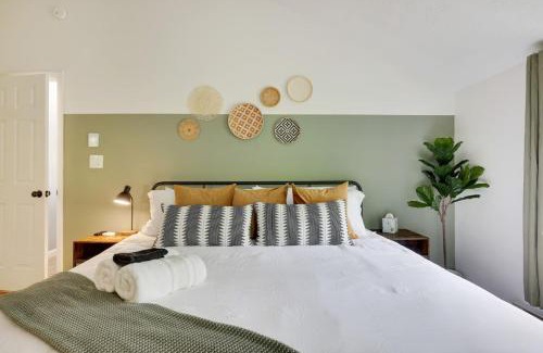 Highland House | Urban Oasis in the Heart of Denver with Hot tub