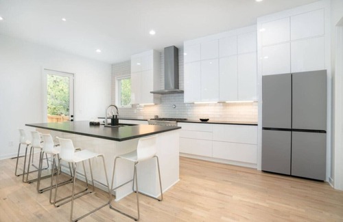 Old Fourth Ward House | Urban Oasis on Beltline. Jacuzzi, rooftop. Walk to restaurants and park