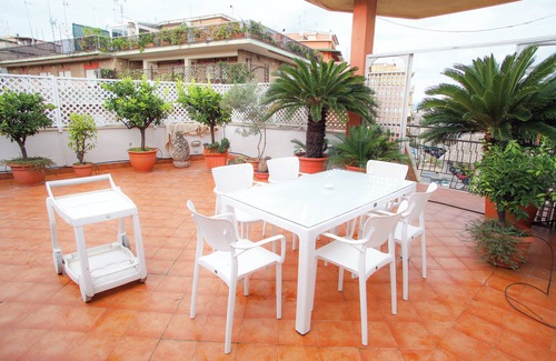 Quartiere XIII Aurelio Apartment | Urban Oasis. The Vatican Roof Garden