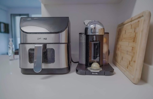 Glendale Apartment | Urban Oasis w/Outdoor Mall!