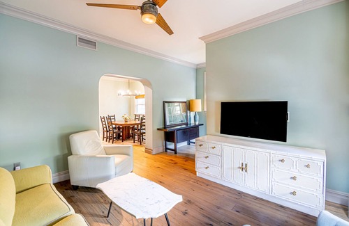 Weehawken House | Urban Oasis with Old World Charm
