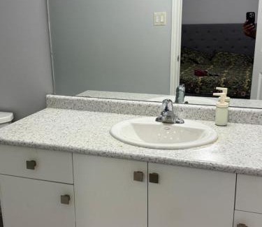 Whitby House | Urban Retreat 4BR