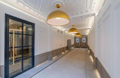 8th Arrondissement Apartment | Urban Retreat Brand-New Duplex 2-Bedroom